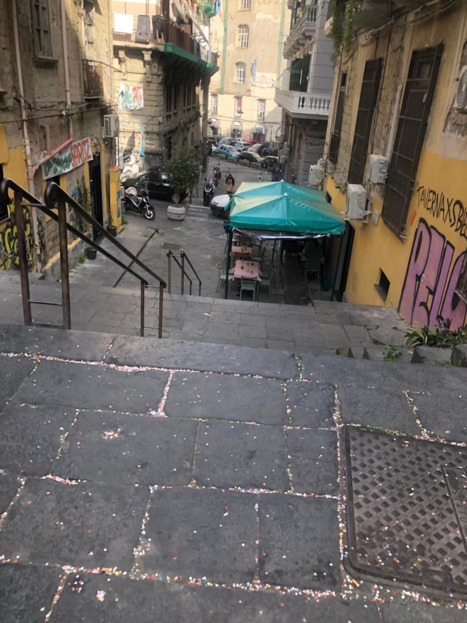 B&B Civico 22 Silvestre Наполи Екстериор снимка