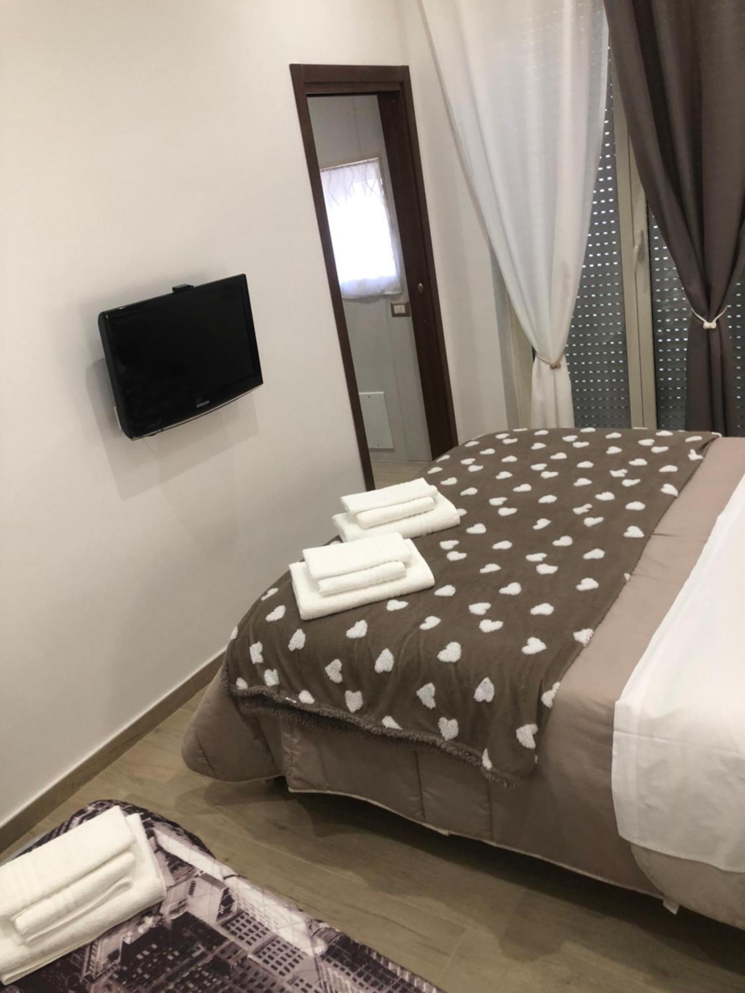 B&B Civico 22 Silvestre Наполи Екстериор снимка