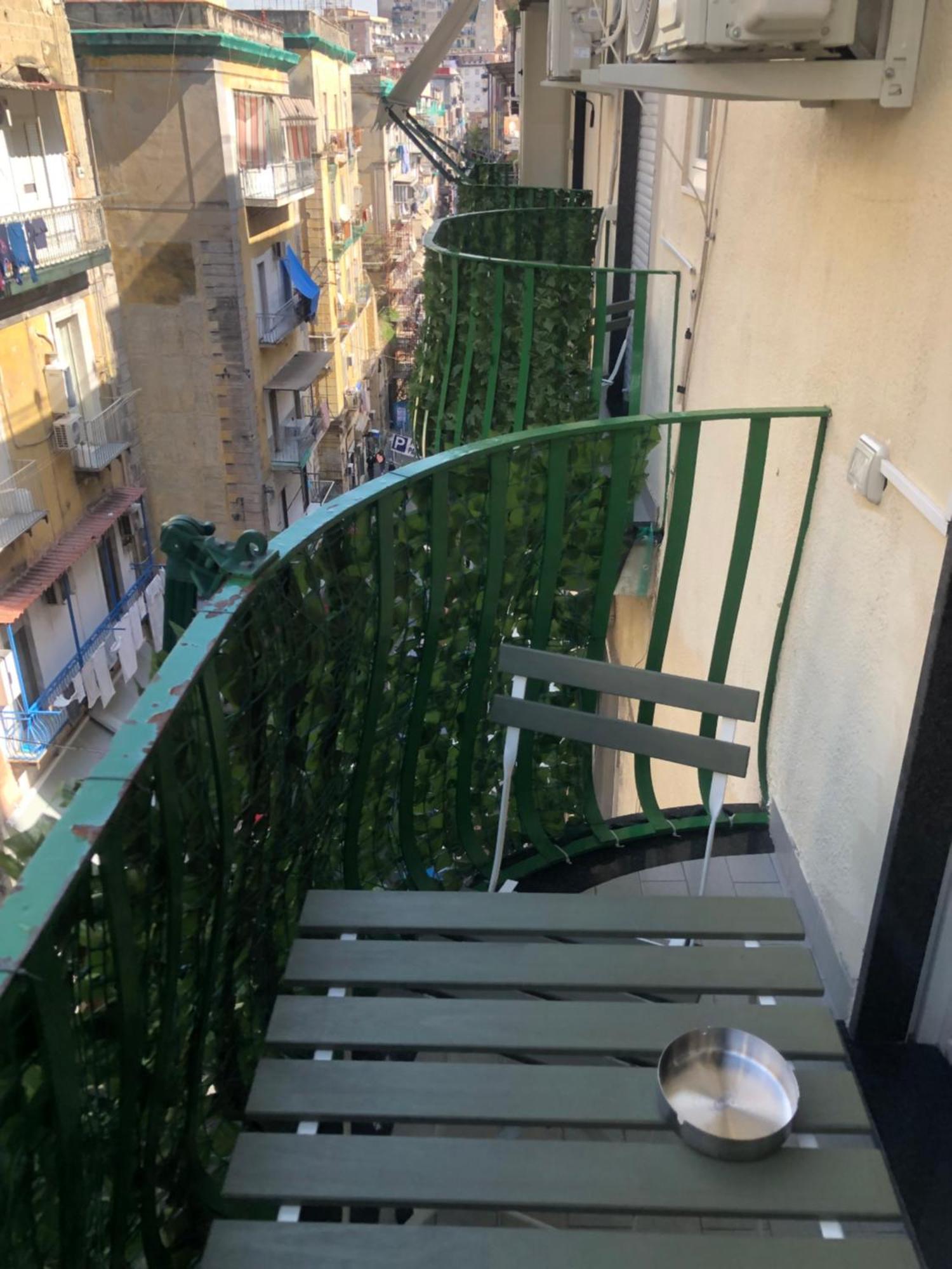B&B Civico 22 Silvestre Наполи Екстериор снимка